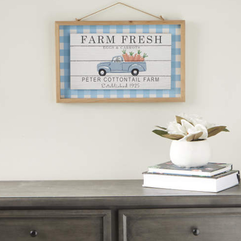 Decorazione da parete sospesa con cornice pasquale 'Farm Fresh'.